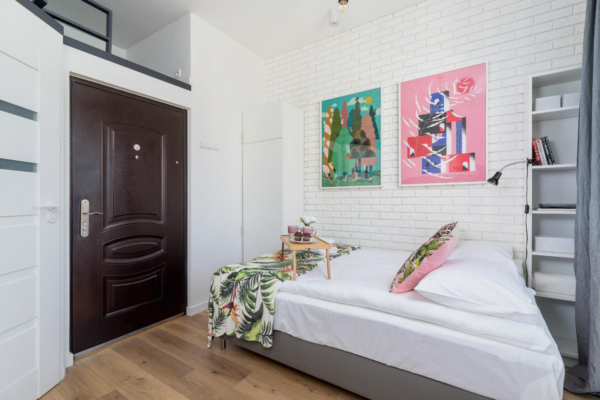 Solna Studio Cracow By Renters Apartment